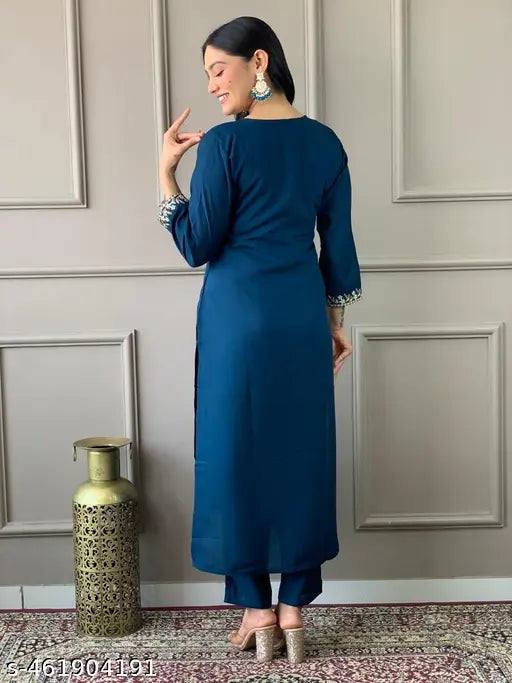 Viscose Chanderi Kurta with Plain Bottom & Cotton Jacquard Dupatta